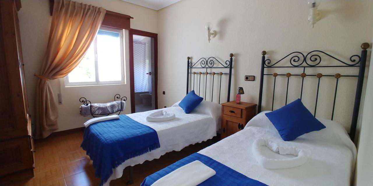Hostal & Restaurante Miralpas Villegar Esterno foto