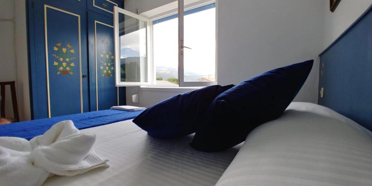 Hostal & Restaurante Miralpas Villegar Esterno foto