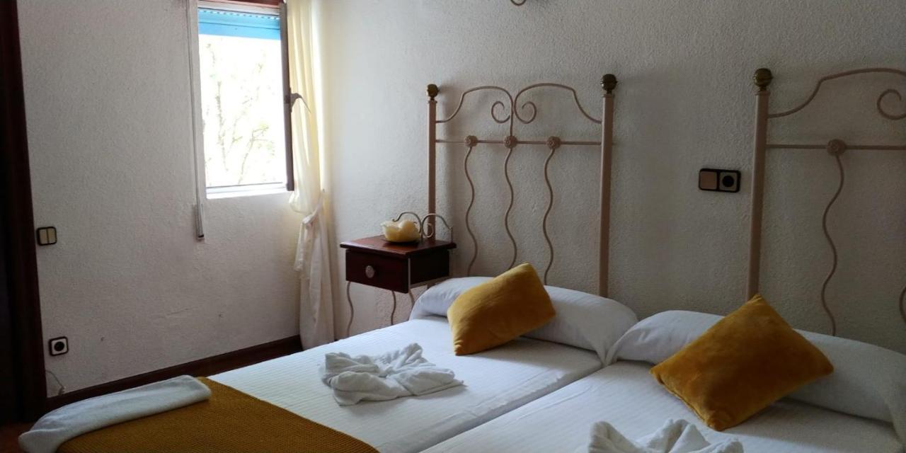 Hostal & Restaurante Miralpas Villegar Esterno foto